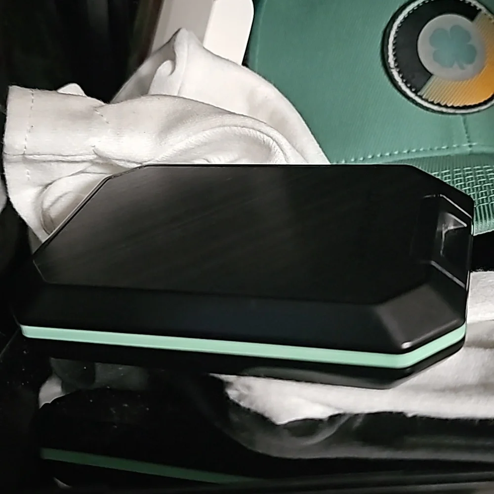 Slim Mint Hard Case Wallet NEW‼️
